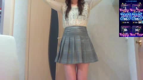 Snapshot of momentbeforedown chatting on 5, 1, 2025 Hailey online show from 5, 1, 2025