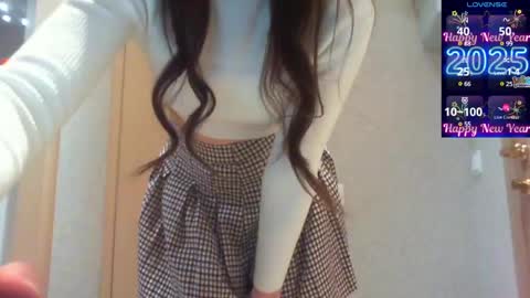 Snapshot of momentbeforedown chatting on 5, 1, 2025 Hailey online show from 5, 1, 2025