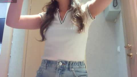 Snapshot of momentbeforedown chatting on 11, 10, 2025 Hailey online show from 11, 10, 2025