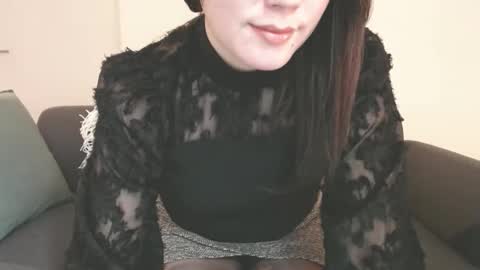 Momo online show from 10, 12, 2024