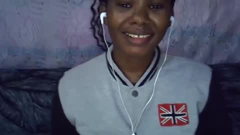 momsdoll online show from 25, 2, 2026