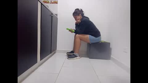 Snapshot of monaa_paloma chatting on 24, 3, 2026 monaa_paloma online show from 24, 3, 2026