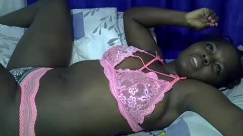 Snapshot of monarain chatting on 9, 3, 2025 mona online show from 9, 3, 2025