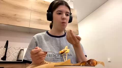 Mia online show from 8, 7, 2026