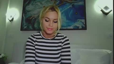 Snapshot of moni_ chatting on 14, 5, 2026 Monica online show from 14, 5, 2026