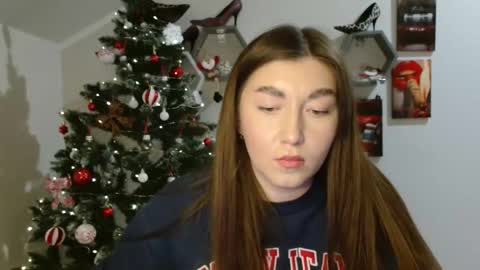 sweet girl and shine body online show from 28, 11, 2025