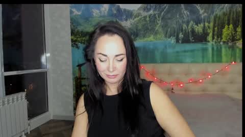 monica_weisss online show from 9, 1, 2025