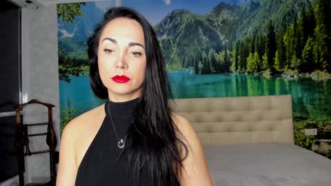 monica_weisss online show from 16, 1, 2025