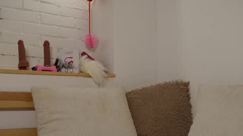 monicaasis online show from 18, 2, 2025