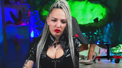 Monika online show from 3, 3, 2025