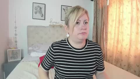 Snapshot of monicapink_ chatting on 18, 2, 2025 Mony online show from 18, 2, 2025