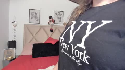 Snapshot of monicapink_ chatting on 19, 12, 2025 Mony online show from 19, 12, 2025