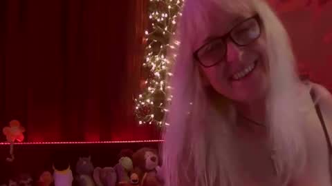 Snapshot of monicutex chatting on 1, 1, 2025 Monika online show from 1, 1, 2025