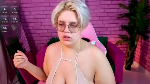 Monica online show from 17, 10, 2025