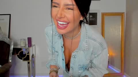 Snapshot of moniqueeass chatting on 6, 1, 2025 Alessia online show from 6, 1, 2025