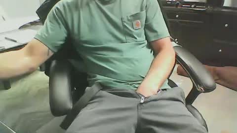 Snapshot of monkeypants04 chatting on 8, 6, 2026 monkeypants04 online show from 8, 6, 2026