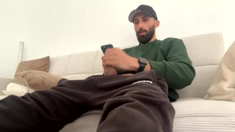 Snapshot of montii90 chatting on 16, 10, 2025 montii90 online show from 16, 10, 2025