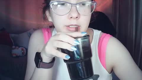 moodiemira online show from 28, 3, 2026