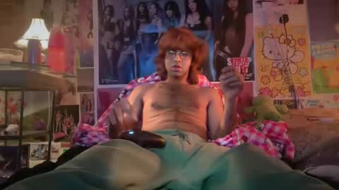 Snapshot of moon189049 chatting on 5, 12, 2025 moon online show from 5, 12, 2025