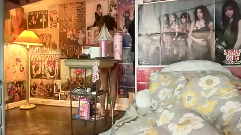 Snapshot of moon189049 chatting on 2, 3, 2026 moon online show from 2, 3, 2026