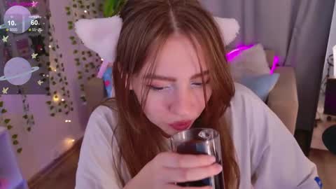 Snapshot of moon__bunny chatting on 11, 9, 2025 Moon Bunny online show from 11, 9, 2025