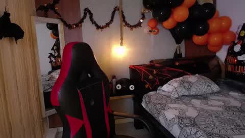 moon_and_fire_ online show from 28, 10, 2025