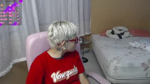 Snapshot of moon_cat85 chatting on 18, 7, 2026 Luna online show from 18, 7, 2026