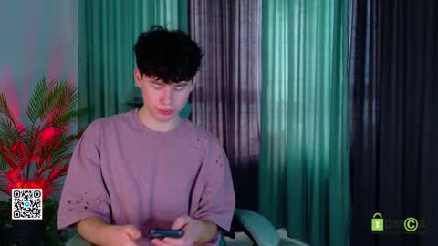 moon_gloww online show from 28, 3, 2026