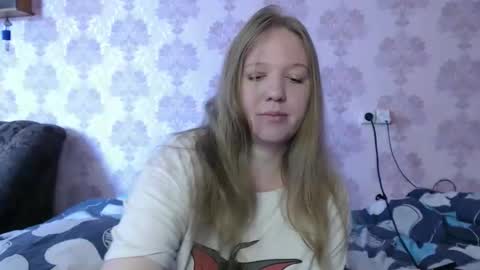 moon_linght000 online show from 4, 6, 2026