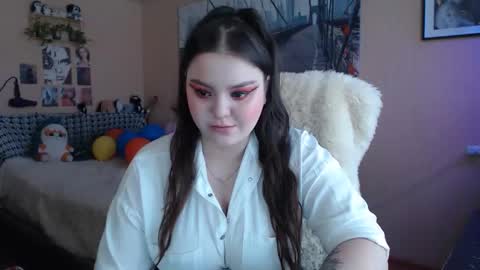 Keira online show from 19, 4, 2026