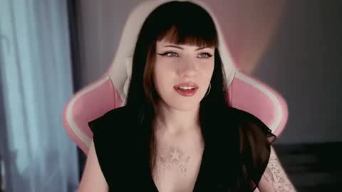 Snapshot of moon_velvet chatting on 1, 7, 2026 sophie online show from 1, 7, 2026