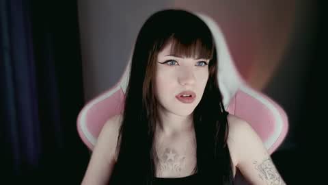 Snapshot of moon_velvet chatting on 23, 7, 2026 sophie online show from 23, 7, 2026