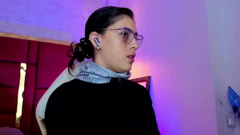 Snapshot of moon_winy chatting on 25, 5, 2026 Winy online show from 25, 5, 2026