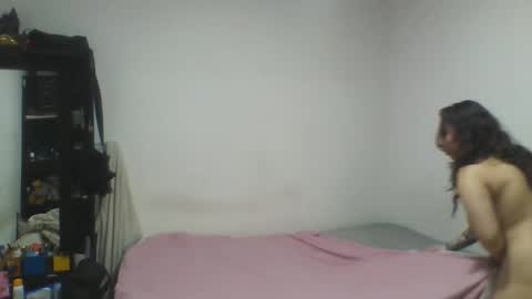 moonandzukko online show from 4, 4, 2026