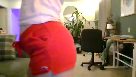 Snapshot of moonbutterfly94 chatting on 18, 5, 2026 moonbutterfly94 online show from 18, 5, 2026
