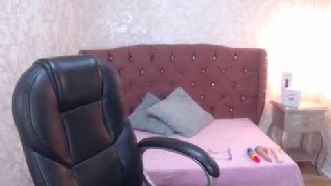 Charlotte online show from 12, 2, 2025