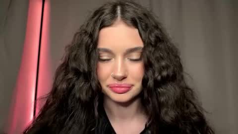 moonfaairy online show from 11, 3, 2026