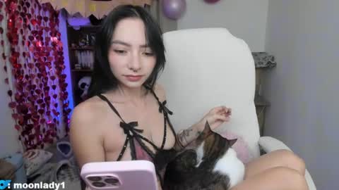 MOON  online show from 2, 7, 2026