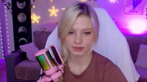 Mia   online show from 14, 10, 2025