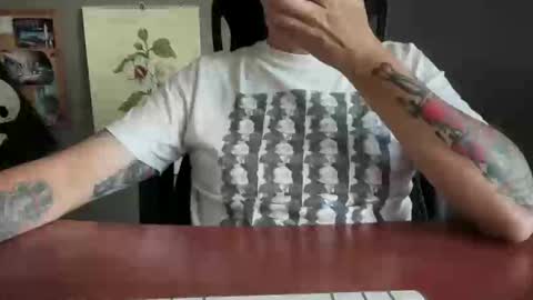 moonriver2511 online show from 12, 9, 2025