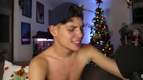 Snapshot of morgan_hiller chatting on 4, 12, 2024   online show from 4, 12, 2024