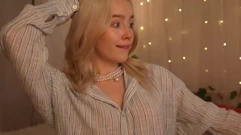 Snapshot of mother__of__dragons chatting on 11, 11, 2025 Deni and Jett my weekly schedule online show from 11, 11, 2025