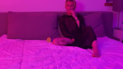 Snapshot of motobunny_sea chatting on 8, 1, 2026 MotoBunny online show from 8, 1, 2026