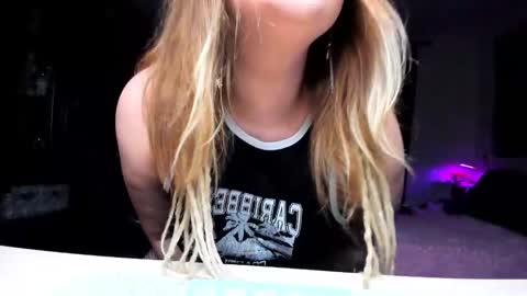 Snapshot of motorkate chatting on 7, 2, 2025 motorkate online show from 7, 2, 2025