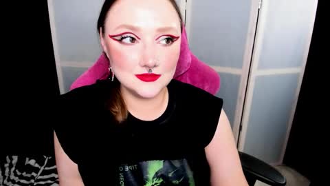 Snapshot of motorkate chatting on 1, 10, 2025 motorkate online show from 1, 10, 2025