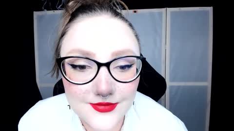 Snapshot of motorkate chatting on 2, 12, 2025 motorkate online show from 2, 12, 2025