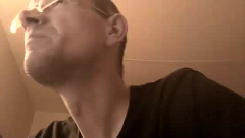 Snapshot of moviem1978 chatting on 5, 1, 2025 Frederik online show from 5, 1, 2025