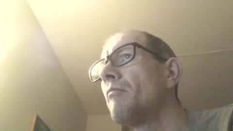 Snapshot of moviem1978 chatting on 3, 2, 2026 Frederik online show from 3, 2, 2026