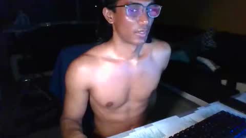 Snapshot of mozeyxxx chatting on 10, 11, 2025 Mozey online show from 10, 11, 2025