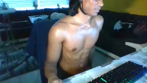 Snapshot of mozeyxxx chatting on 13, 11, 2025 Mozey online show from 13, 11, 2025